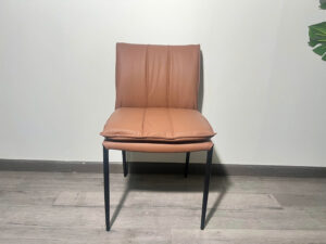 Ghế Cafe PV-TT192 Lưng Bọc Da MicroFiber Chân Sắt Sơn Tĩnh Điện 11 z5822318945175 0a77441fee900b359300c40dc4c3c3ca