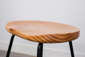 GHẾ BAR TRACTOR 45CM MẶT GỖ THÔNG CHÂN SẮT SƠN TĨNH ĐIỆN 6 z6701046998437 ef297fd5c959419c8e842a10cd76a7d0