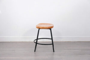 GHẾ BAR TRACTOR 45CM MẶT GỖ THÔNG CHÂN SẮT SƠN TĨNH ĐIỆN 5 z6701046998444 926bbfcca5a8cc42abfa3837c9d4962c