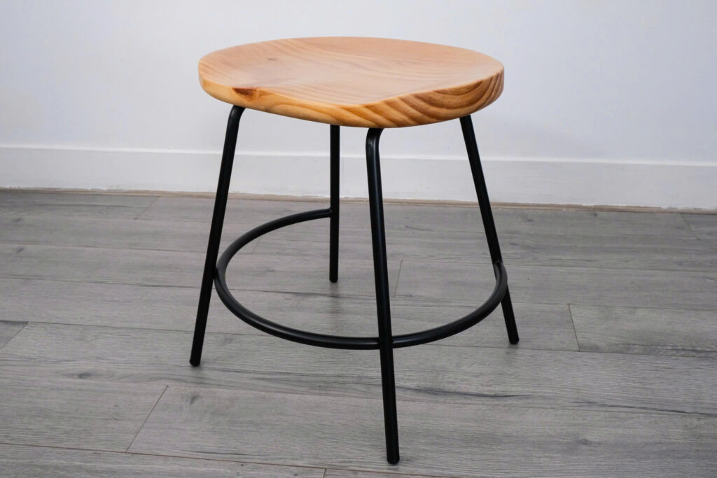 GHẾ BAR TRACTOR 45CM MẶT GỖ THÔNG CHÂN SẮT SƠN TĨNH ĐIỆN 10 z6701046998452 bb34decc911fafd93776cd30c9b85aff