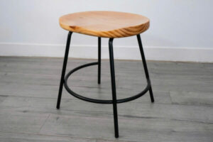 Ghế cafe, ghế ăn mặt gỗ thông GA03-Tractor