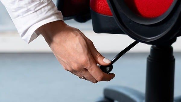 Lỗi Thường Gặp Ghế Văn Phòng - Cách Nhận Biết và Sửa Chữa Hiệu Quả