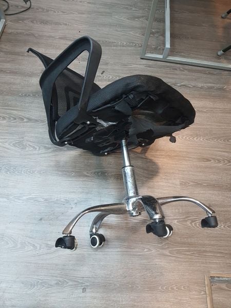 Giới thiệu tổng quan về dịch vụ sửa ghế văn phòng tại TP.HCM