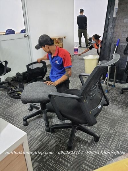 Giới thiệu tổng quan về dịch vụ sửa ghế văn phòng tại TP.HCM