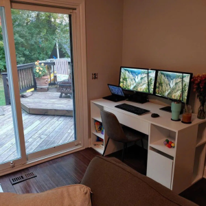 ban lam viec go kem ke trang tri 2 ben hien dai 06 1747016645.webp