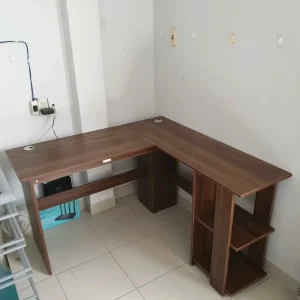 Bàn làm việc gỗ BG69 3 ban lam viec go thiet ke ke mo tich hop tien loi 03 1746860132.webp